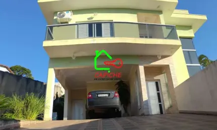 Venda de Casa em Condomínio em Vinhedo-SP, 3 Quartos e 1 Suíte, 200m², Bairro Caixa D´água.