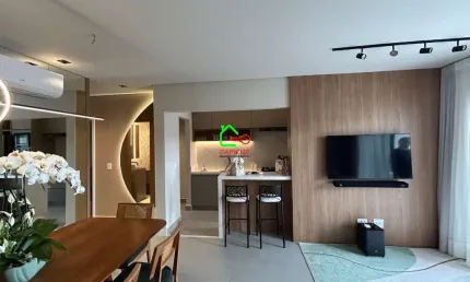 Apartamento à venda no Centro de Vinhedo-SP: 3 quartos, 1 suíte, 2 salas, 2 banheiros, 2 vagas de garagem e 88m² de área.