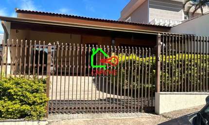 Casa para locação em Vinhedo-SP, bairro Santa Rosa: 3 quartos, 1 suíte, 2 salas, 3 banheiros, 4 vagas, 380m².