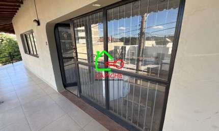 Aluguel de Sala Comercial de 70m² no Centro de Vinhedo-SP: 1 Sala, 1 Banheiro, 1 Vaga de Garagem Disponível!