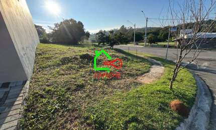 Terreno à venda em Vinhedo-SP, bairro Pinheirinho, com 300m² de área - Oportunidade imperdível!