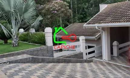 Casa de alto padrão em condomínio exclusivo em Vinhedo-SP: 3 quartos, 3 suítes, 3 salas, 5 banheiros, 4 vagas, 400m². Venda ou locação!