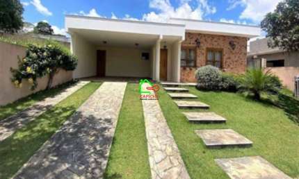 Casa TÉRREA em condomínio na Vila Omízollo em Louveira-SP: 3 quartos, 3 suítes, 2 salas, 6 vagas de garagem, 235m².