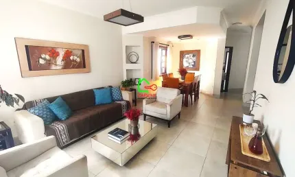 Casa de alto em condomínio - 4 quartos, 4 suítes, 2 salas, 6 banheiros, 4 vagas de garagem, 334m² em Valinhos-SP