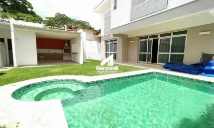 Casa 700m² com 6 Suítes e 8 Vagas, Piscina e Churrasqueira na Vila Nova Conceição