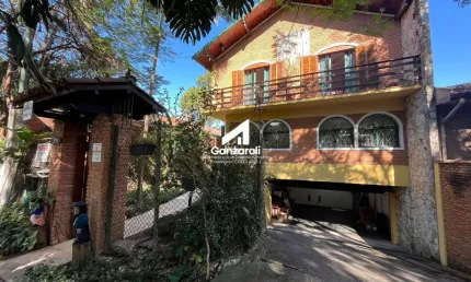 Casa á venda no brooklin, 3 dormitórios (1 suíte), quintal, jardim, área gourmet - r$1.800.000