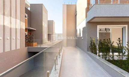 Casa Triplex em Condomínio no Mossunguê  -  Curitiba