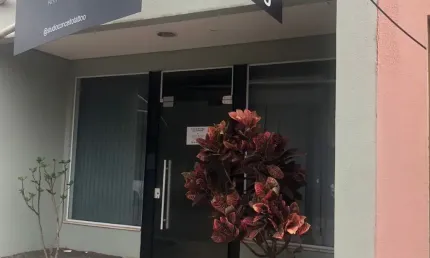 Vendo Sobrado Residencial ou Comercial na região central, com 2 Dorms, 2 salas
