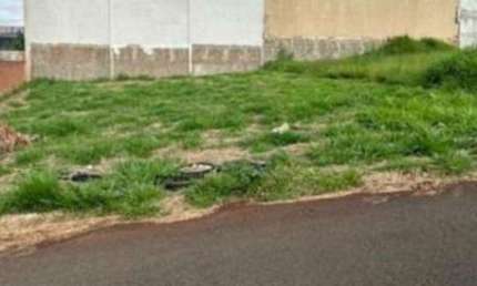 Venda | Terreno com 400 m². Conjunto Habitacional Requião, Maringá