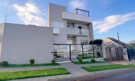 Sobrado à venda em Maringá, Jardim Itália II, com 3 suítes, com 266 m