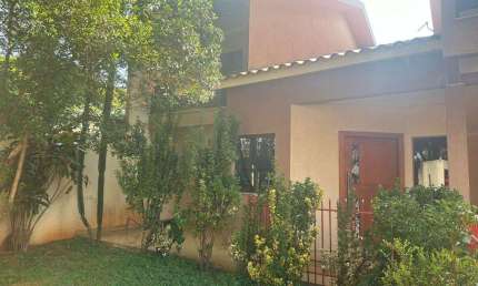 Casa à venda em Maringá, Zona 08, com 6 quartos, com 327 m