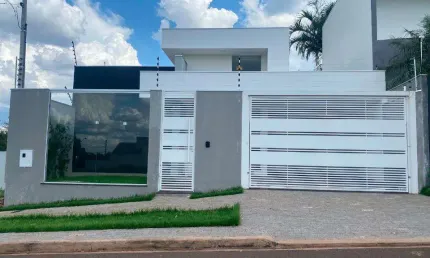 Casa à venda em Maringá, Jardim Canadá, com 3 quartos, com 115 m