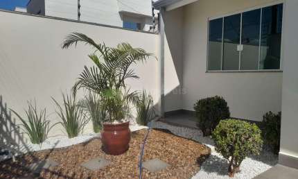 EXCELENTE CASA EM UM BAIRRO COM CASAS NOVAS E ESTRUTURADO
