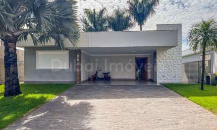 Casa de Porteira Fechada no Condomínio Itirapuã  Marialva