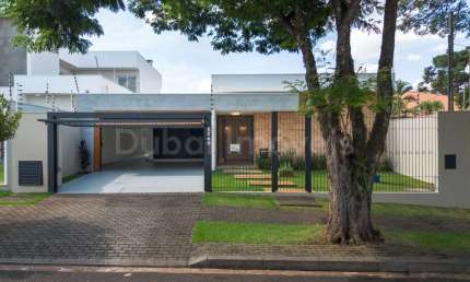 Casa de Alto Padrão  Mais do que uma casa, um refúgio exclusivo.