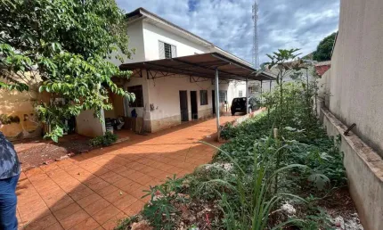 Oportunidade Imperdível  Sobrado Amplo  à Venda. Preço abaixo do Mercado