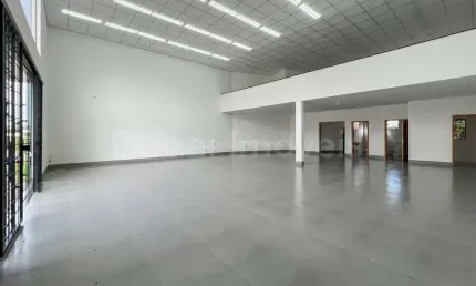 Sala Comercial em excelente localização Maringá PR, 239m , mezanino
