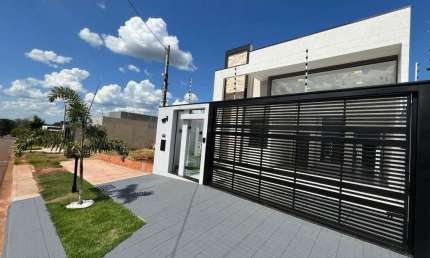 Casa sofisticada com piscina no Jardim Mediterrâneo | Maringá-PR