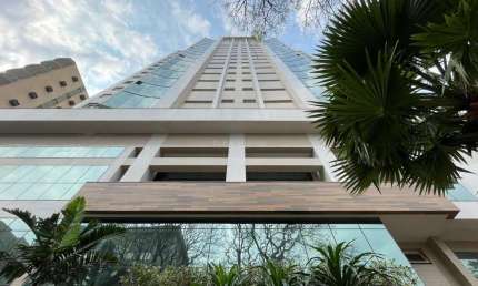 Apartamento com 3 suítes  e área de lazer completa à venda, zona 07 MARINGA - PR