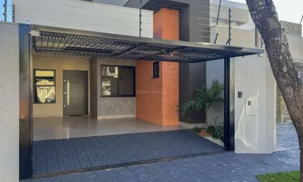LINDA CASA À VENDA NO JD BRASIL COM 121 M  DE CONSTRUÇÃO