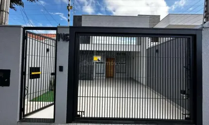 Casa com 2 quartos à venda na Rua Pioneiro Lívio Olivo, 146, Parque das Laranjeiras, Maringá