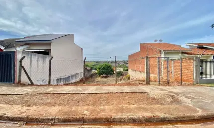 Terreno à venda na Rua Pioneiro Alberto Biazon, 551, Vila Marumby, Maringá