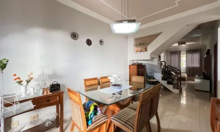 SOBRADO A VENDA -JARDIM NOVO HORIZONTE -GLEBA ITORORÓ -1 SUÍTE   2 QUARTOS -COM PISCINA