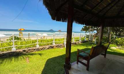 Casa de Condomínio com anexo pé na areia na Praia de Juquehy - VENDA E LOCAÇÃO ANUAL