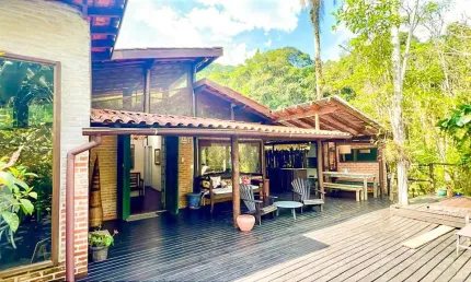 Casa em Condomínio rodeado por Natureza Praia de Juquehy - À VENDA