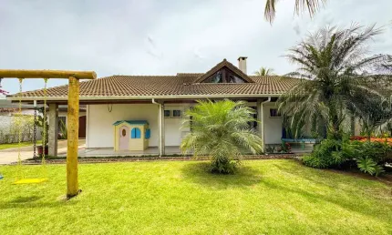 Casa e terreno amplo na Praia de Juquehy, poucos passos da Praia - À VENDA