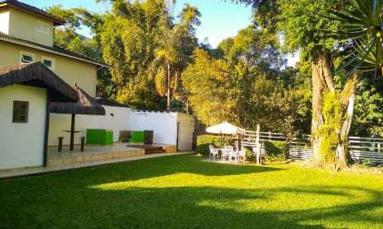 Casa em Terreno de 2.000 metros na Praia de Juquehy - À VENDA