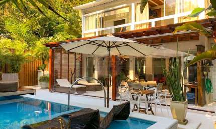 Casa em Condomínio estilo Clube na Praia de Juquehy - À VENDA