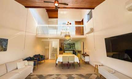 Casa com vista para mata na praia de Barra do Una - À VENDA