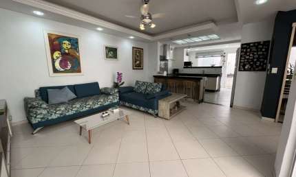 Casa para Venda em Volta Redonda, Aterrado, 4 dormitórios, 1 suíte, 3 banheiros, 2 vagas