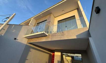 Casa para Venda em Volta Redonda, Jardim Belvedere, 3 dormitórios, 3 suítes, 4 banheiros, 2 vagas