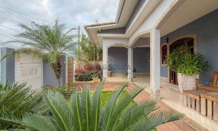Casa para Venda em Barra do Piraí, Bairro de Fátima (Califórnia da Barra), 3 dormitórios, 1 suíte, 3 banheiros, 2 vagas