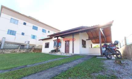 Casa com 3 quartos à venda na Rua Das Flores, 167, Centro, Antônio Carlos