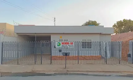 Casa à Venda no Bairro JK – Montes Claros/MG | 267m² Terreno + Barracão no Fundo