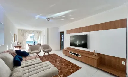 Apartamento alto padrão com 3 Suítes, no Canto do Forte, em Praia Grande.