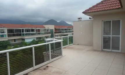 Cobertura no Barra Village Lakes - 3 Quartos Sendo 2 Suítes 148m²