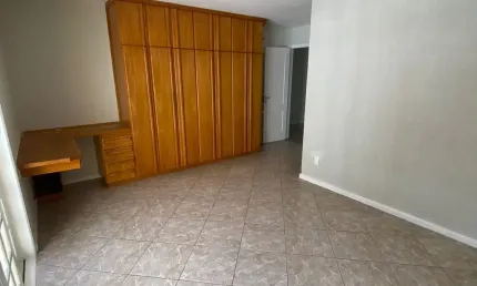 Casa dúplex - quintal -oportunidade -4-quartos-3 suites -vargem pequena