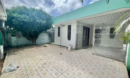 Casa com 5/4 para locação - próxima ao Hospital da Liga