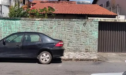 Vendo excelente Casa na Rua Ieda, Camurça, bairro Jóquei Clube