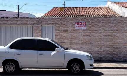 Casa com 3 quartos à venda na Rua Desembargador Félix Cândido, Jóquei Clube, Fortaleza