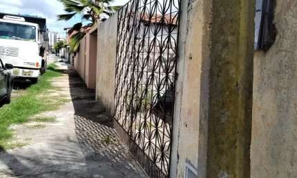 Vendo Duas Casas na Parangaba  Rua Jandaia, n⁰: 02, Parangaba