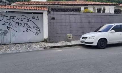 Vendo Excelente Casa na Rua Iguape  Bairro:  Parangaba