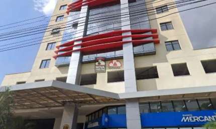 Ampla sala comercial para locação, 2 banheiros, copa no centro de São José dos Campos