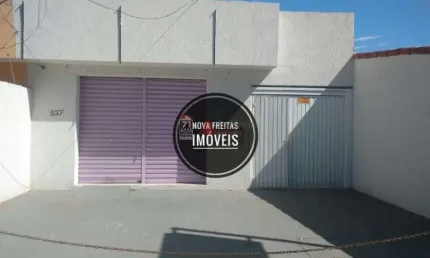 Ótima Casa com Ponto Comercial em Avenida. Excelente Localização!