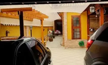 Casa com 3 quartos à venda na Rua Bahia, 303, Centro, Jacareí