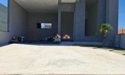 Casa Aconchegante em Condomínio com Lazer Completo!!